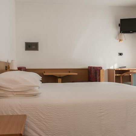 Hotel Ai Pini Vigo di Fassa Exterior photo